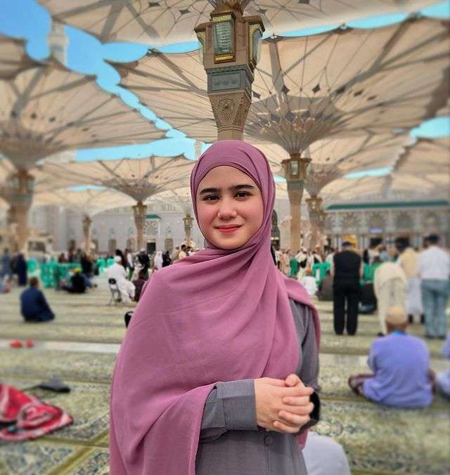 Potret Tissa Biani Umroh
