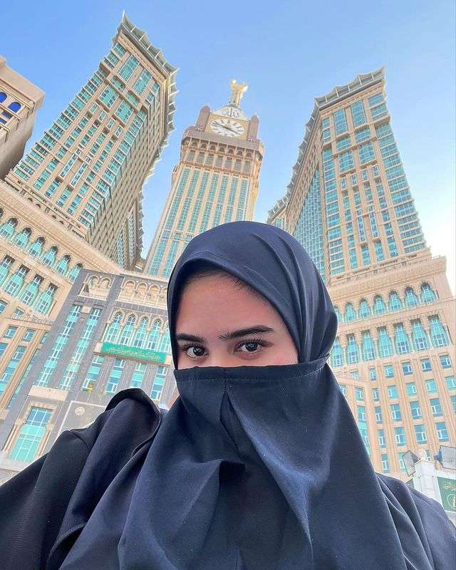 Potret Tissa Biani Umroh