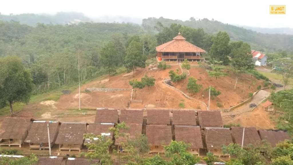 Dapat hidayah, hampir satu kampung warga Baduy ini mualaf.