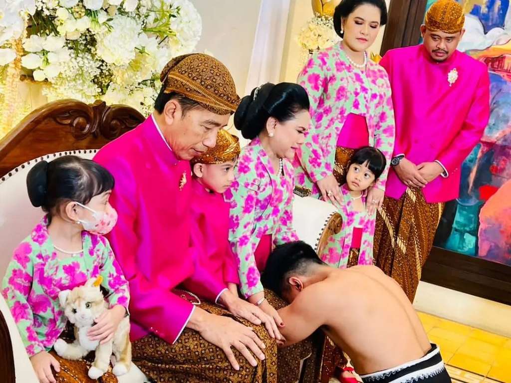 Gemasnya Jan Ethes dan Sedah Mirah Temani Kaesang Pangarep di Prosesi Siraman