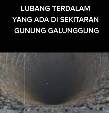 Lubang misterius di kaki Gunung Galunggung.