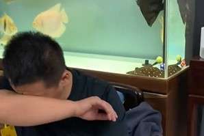 Feng menangis