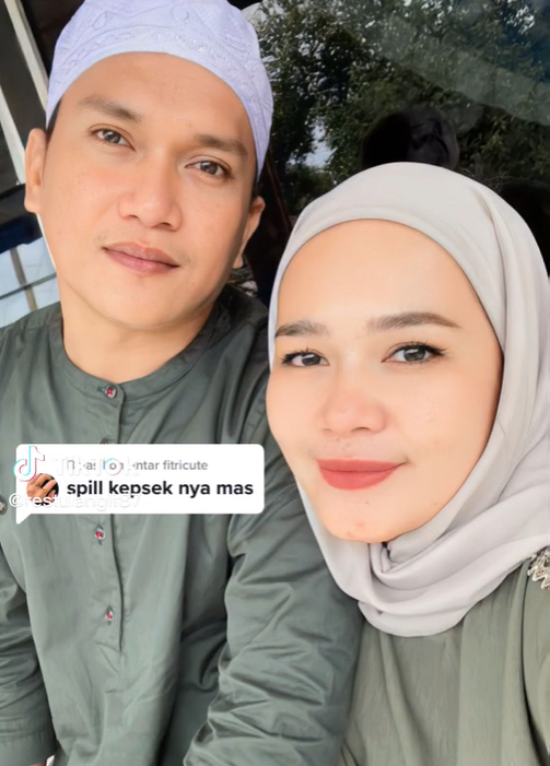 Cinta Bersemi di SD, Aksi Guru Melamar Kepala Sekolah Ini Jadi Sorotan