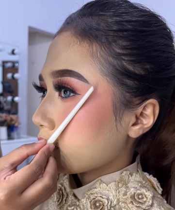 Memakai Highlighter