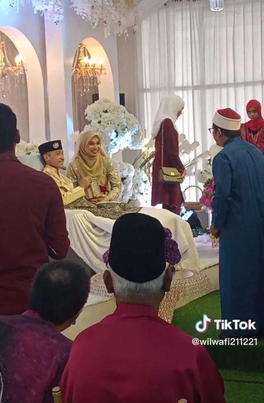Pernikahan paling mengharukan.