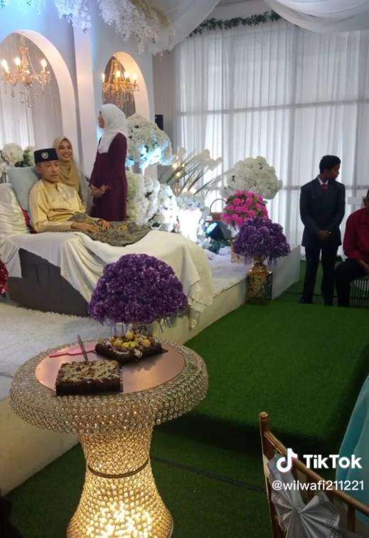 Pernikahan paling mengharukan.