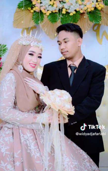 Viral sepasang pengantin lahir di tanggal yang sama.