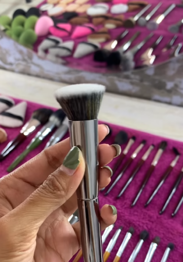Kuas Makeup