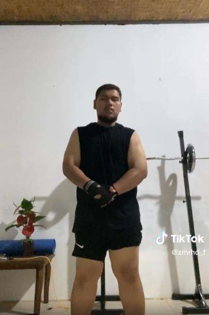 Transformasi pria berbobot 168,7 kg susut 70 kg hanya dalam setahun.