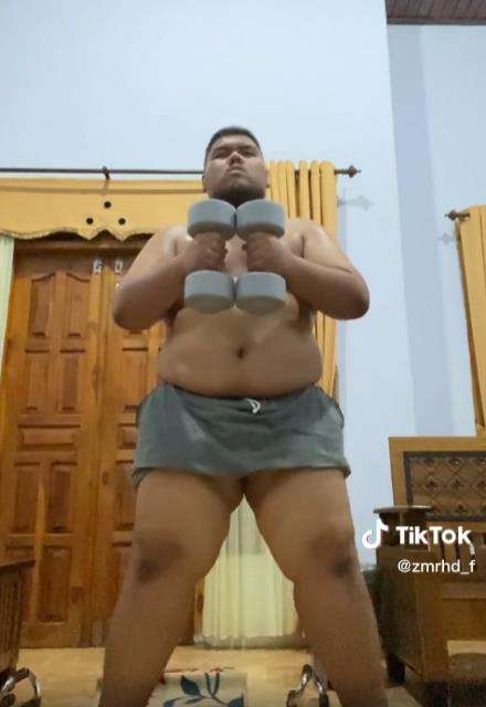 Transformasi pria berbobot 168,7 kg susut 70 kg hanya dalam setahun.