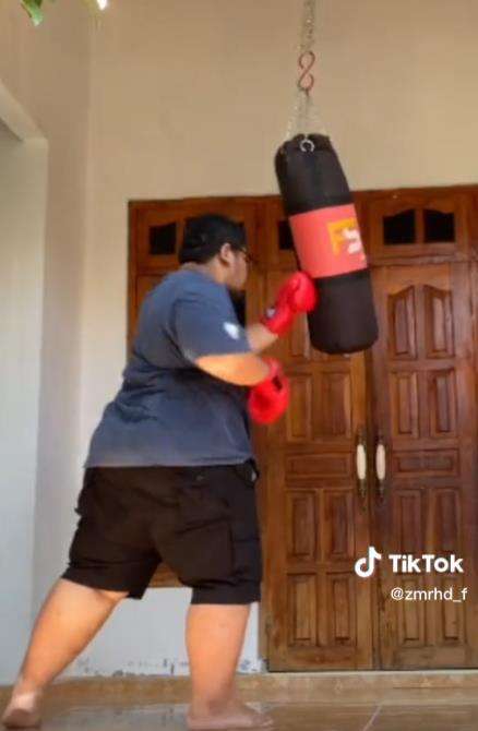 Transformasi pria berbobot 168,7 kg susut 70 kg hanya dalam setahun.