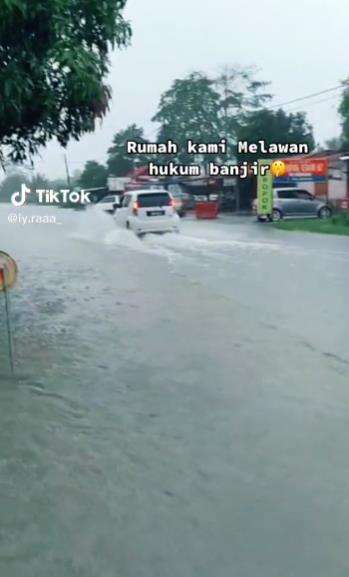 Viral rumah anti banjir.