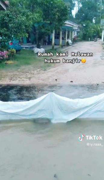 Viral rumah anti banjir.