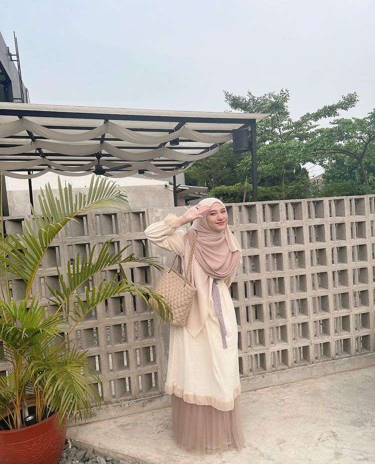 Potret Potret Nadzira Shafa istri Mendiang Ameer Azzikra Potret Potret Nadzira Shafa istri Mendiang Ameer Azzikra