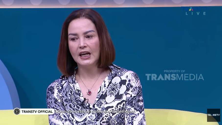 Artis senior Rowiena Umboh