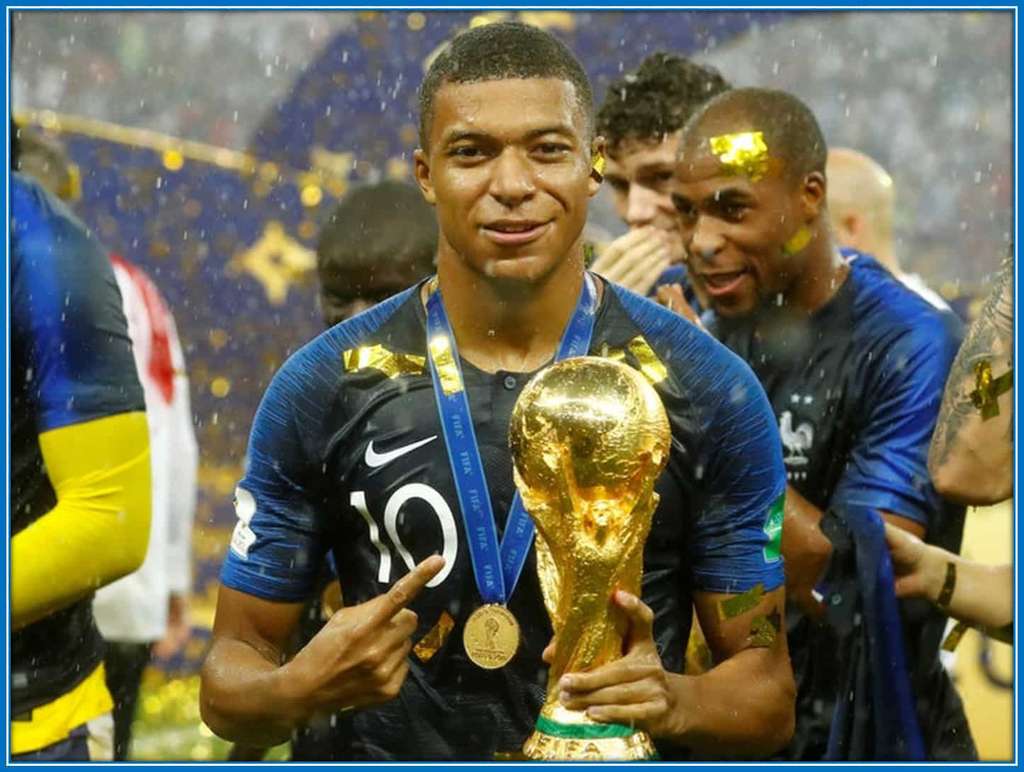 Mbappe saat meraih Piala Dunia 2018 dengan tim Prancis