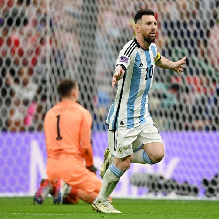 Messi saat berhasil membobol gawang Kroasia