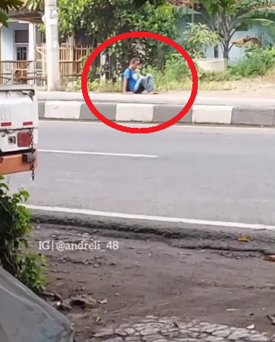 Viral Pengemis di Cirebon Biasa Ngesot Demi Dikasihani, Ternyata Bisa Jalan Normal Viral Pengemis di Cirebon Biasa Ngesot Demi Dikasihani, Ternyata Bisa Jalan Normal