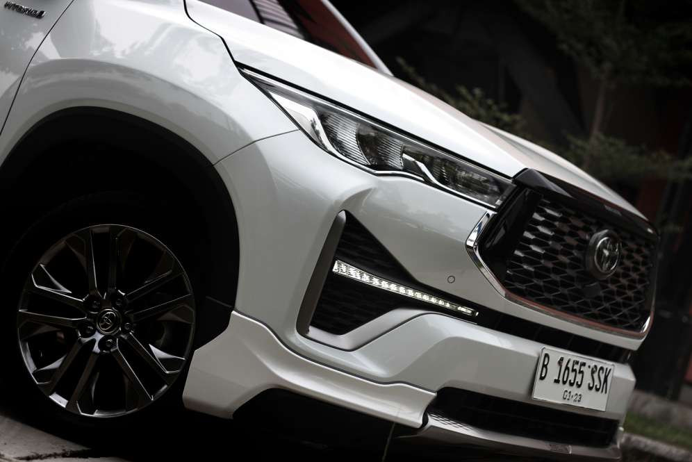 Kijang Innova Zenix Hybrid Modellista