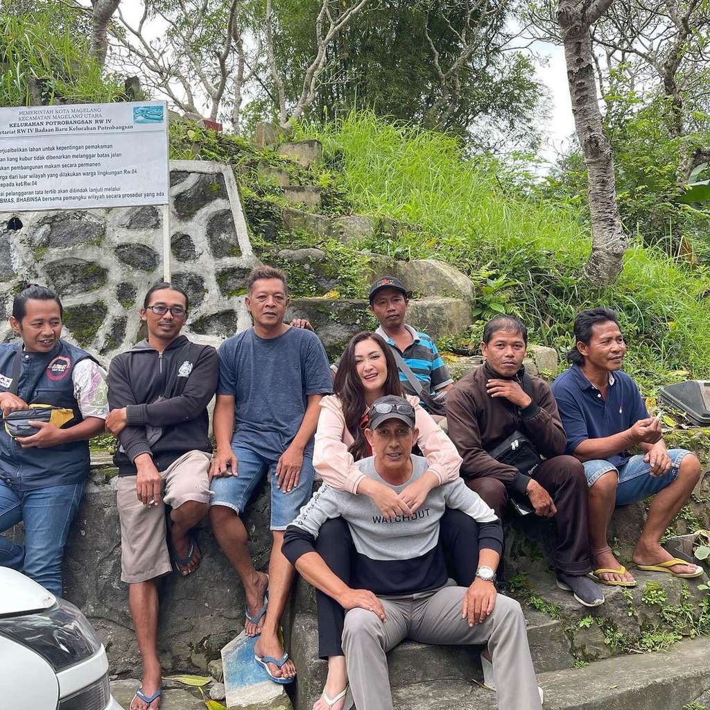 Potret Nafa Urbach pulang kampung ke Magelang