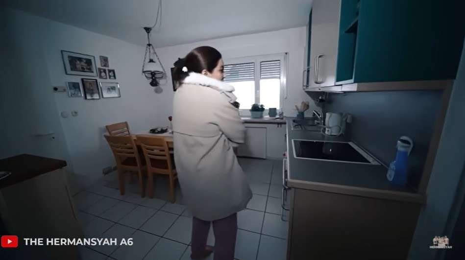 Dapur rumah keluarga Sarah pacar Azriel