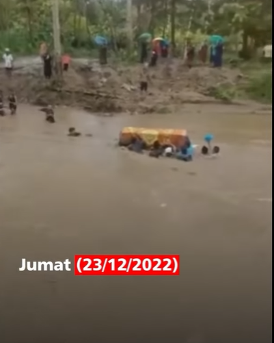 Peti Jenazah Nyaris Hanyut Terseret Arus Sungai di Polewali Mandar, Keluarga Histeris