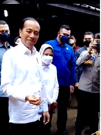 Momen Jokowi Ikut Tren Main Lato-Lato