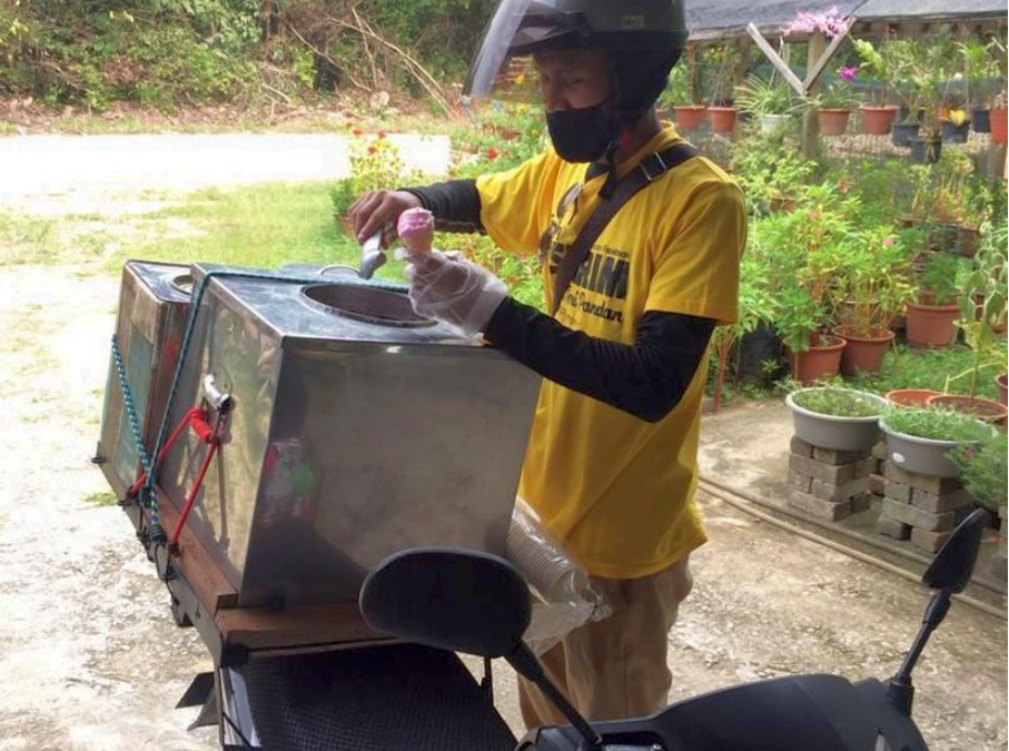 Kisah Penjual Es Krim Nikahi Pelanggan Setia, Kini Sukses Buka Kafe Sendiri