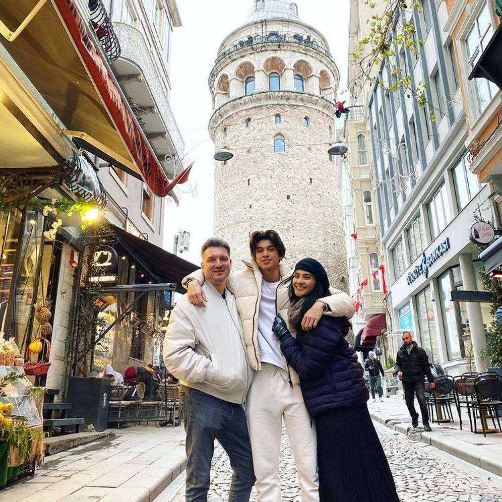 Keluarga Maudy dan Erik