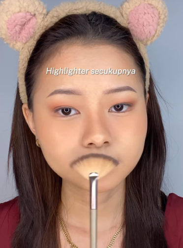 Memakai Highlighter
