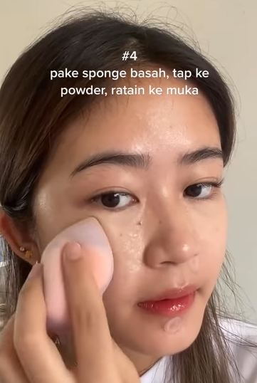 Memakai Bedak