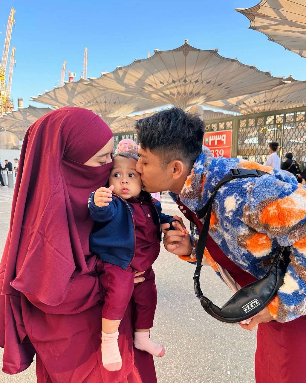 Rizky Billar bersama Lesti dan baby El