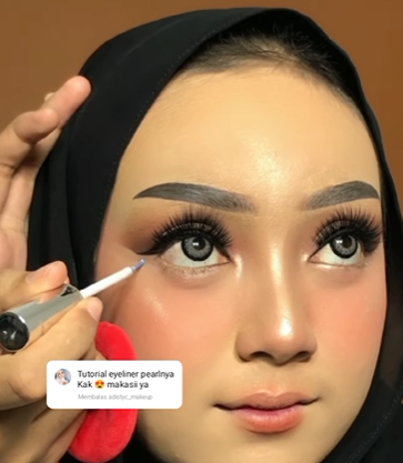 Memakai Lem Bulu Mata