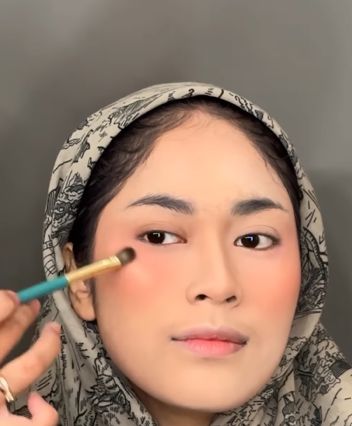 Memakai Highlighter