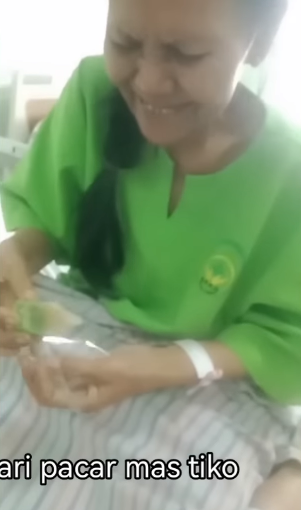 Kondisi Ibu Eny Dirawat di RSJ Ditemani Kekasih Tiko Kondisi Ibu Eny Dirawat di RSJ Ditemani Kekasih Tiko