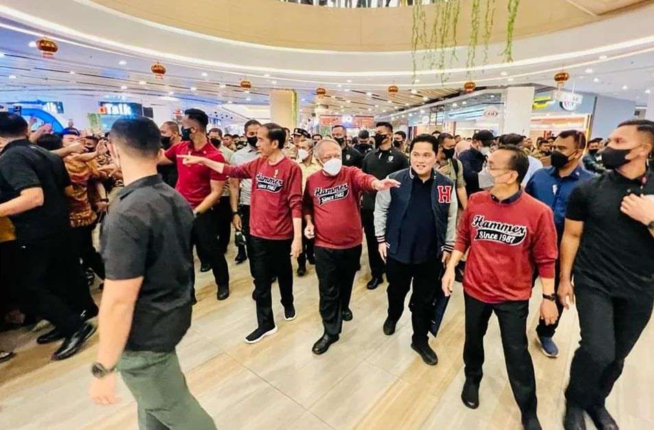 Gaya Jokowi dan Para Menteri Ngemal di Pekanbaru