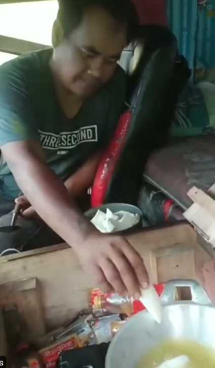 Aksi Sopir Truk Berhemat Biaya Perjalan Ini Bikin Geleng Kepala