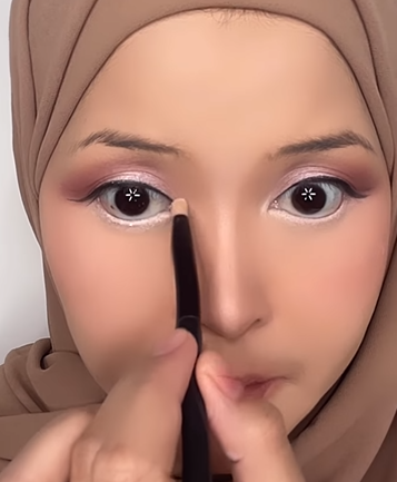 Memakai Highlighter