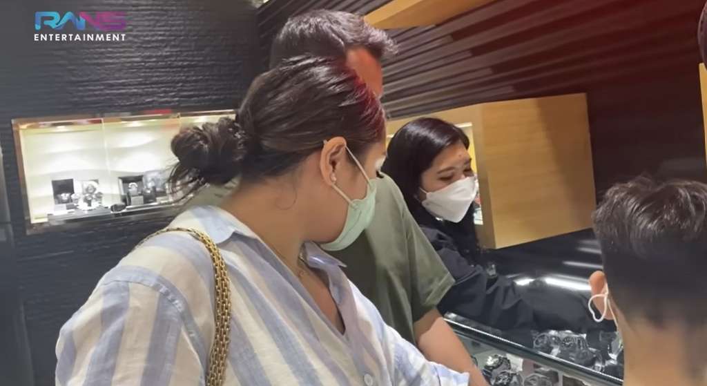 Raffi Ahmad borong jam tangan buat karyawan