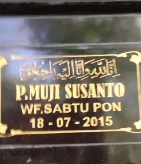 Ayah Tiko dulunya pejabat di Departemen Keuangan.