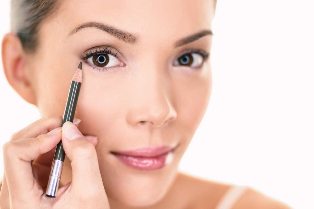 Newbie Wajib Tahu, Ini Beauty Hacks yang Bisa Dilakukan untuk Mempercantik Riasan Matamu