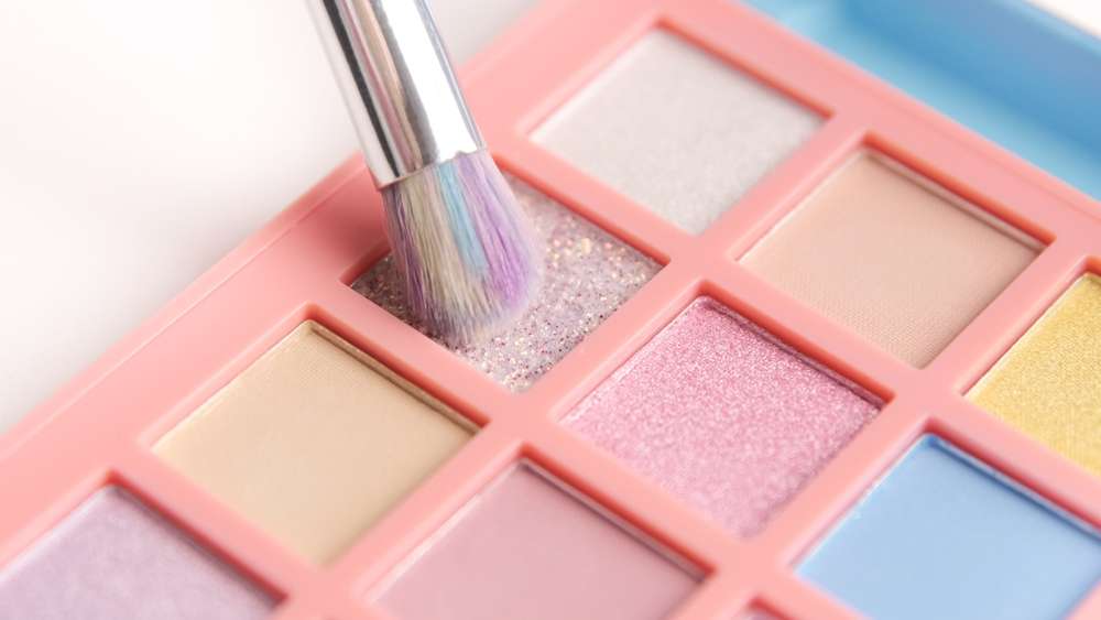 Newbie Wajib Tahu, Ini Beauty Hacks yang Bisa Dilakukan untuk Mempercantik Riasan Matamu