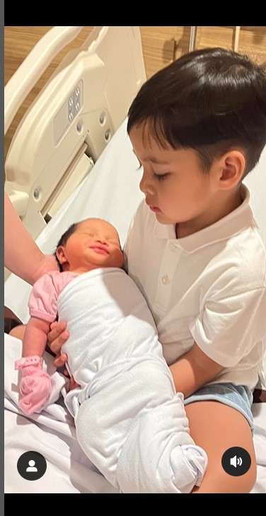 Reaksi Arrasya putra Tasya Kamila Lihat adik bayi