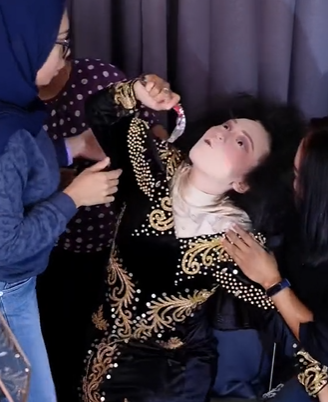 Klien MUA Kesurupan Saat Dirias