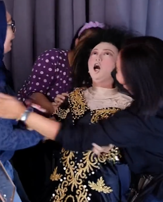 Klien MUA Kesurupan Saat Dirias