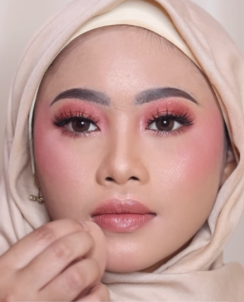 Merapikan Lipstik