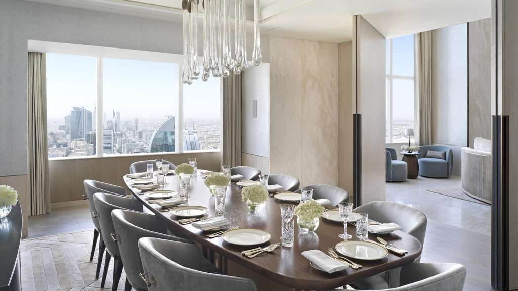 hotel four seasons