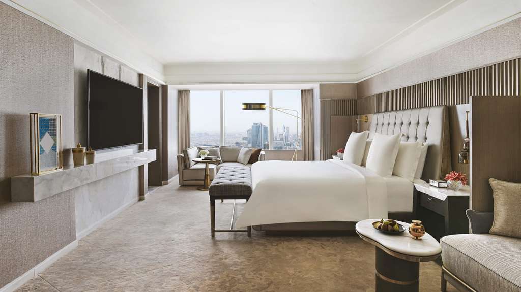 hotel four seasons