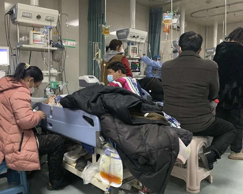 Ruang ICU di China penuh sesak