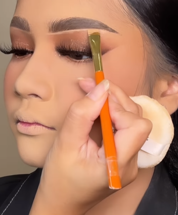 Memakai Concealer